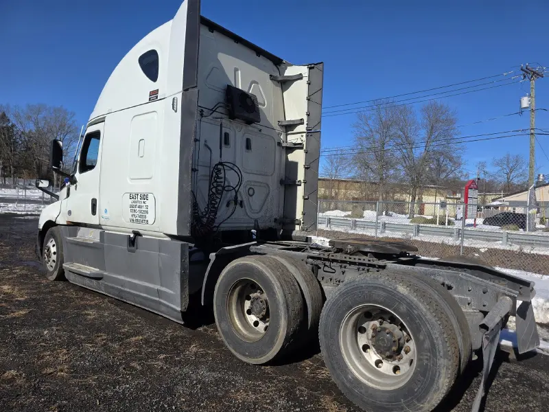 2021 FREIGHTLINER CASCADIA 126