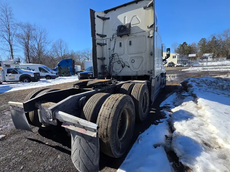 2021 FREIGHTLINER CASCADIA 126
