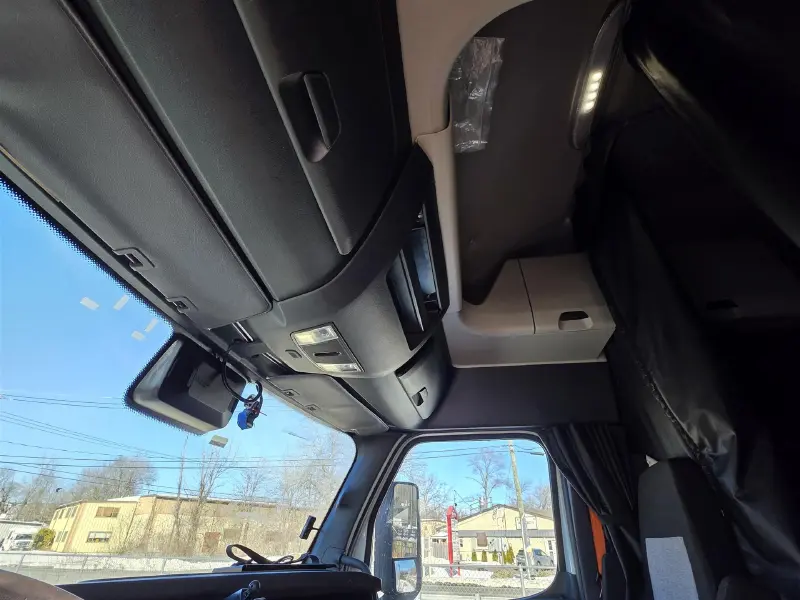 2021 FREIGHTLINER CASCADIA 126