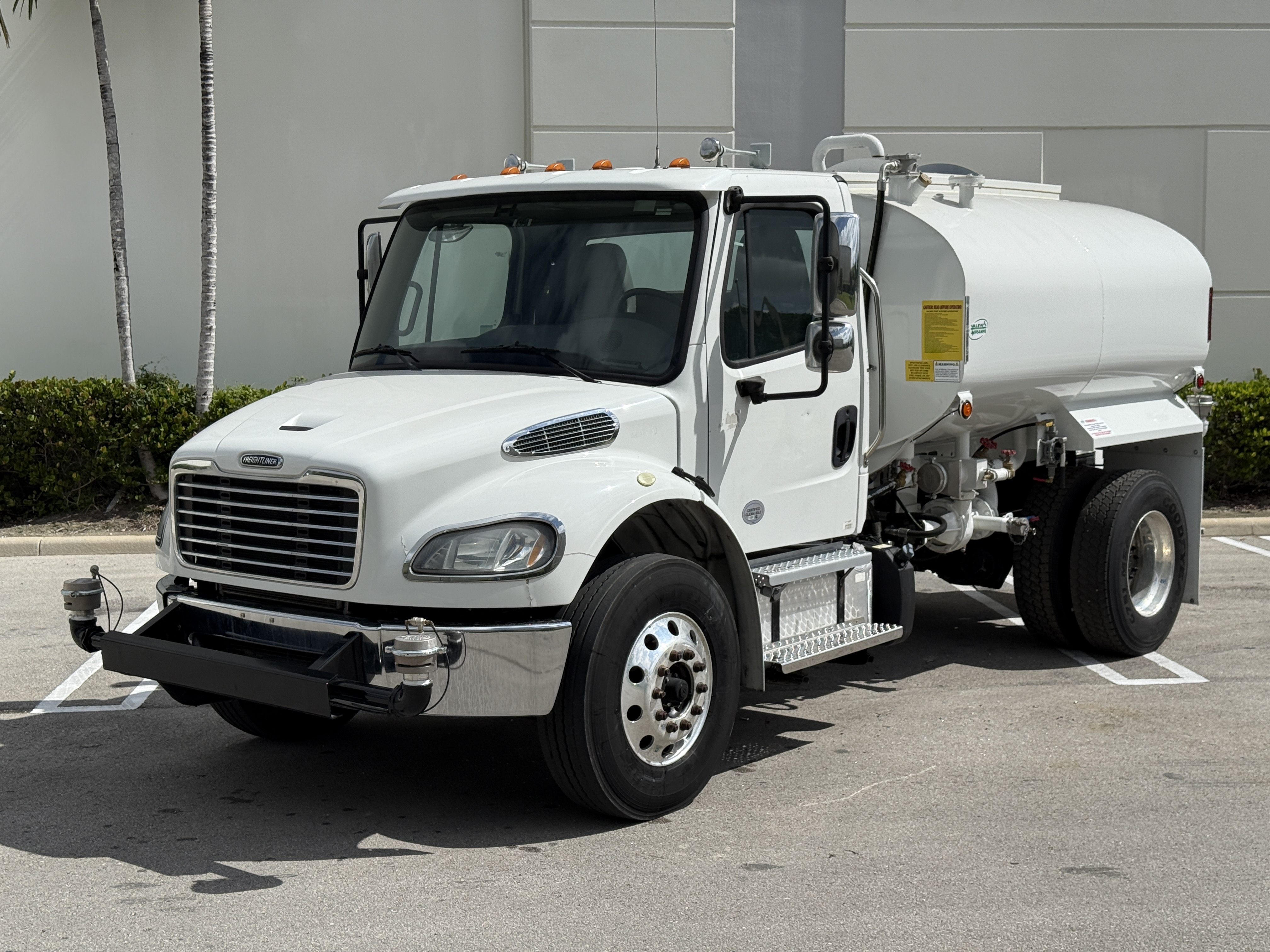 2018 FREIGHTLINER BUSINESS CLASS M2 106 in Medley, FL