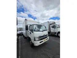2016 HINO 195