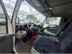 2016 HINO 195