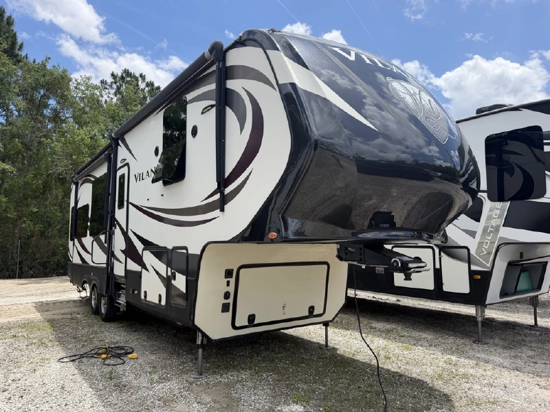 2017 VANLEIGH VILANO 325 RL