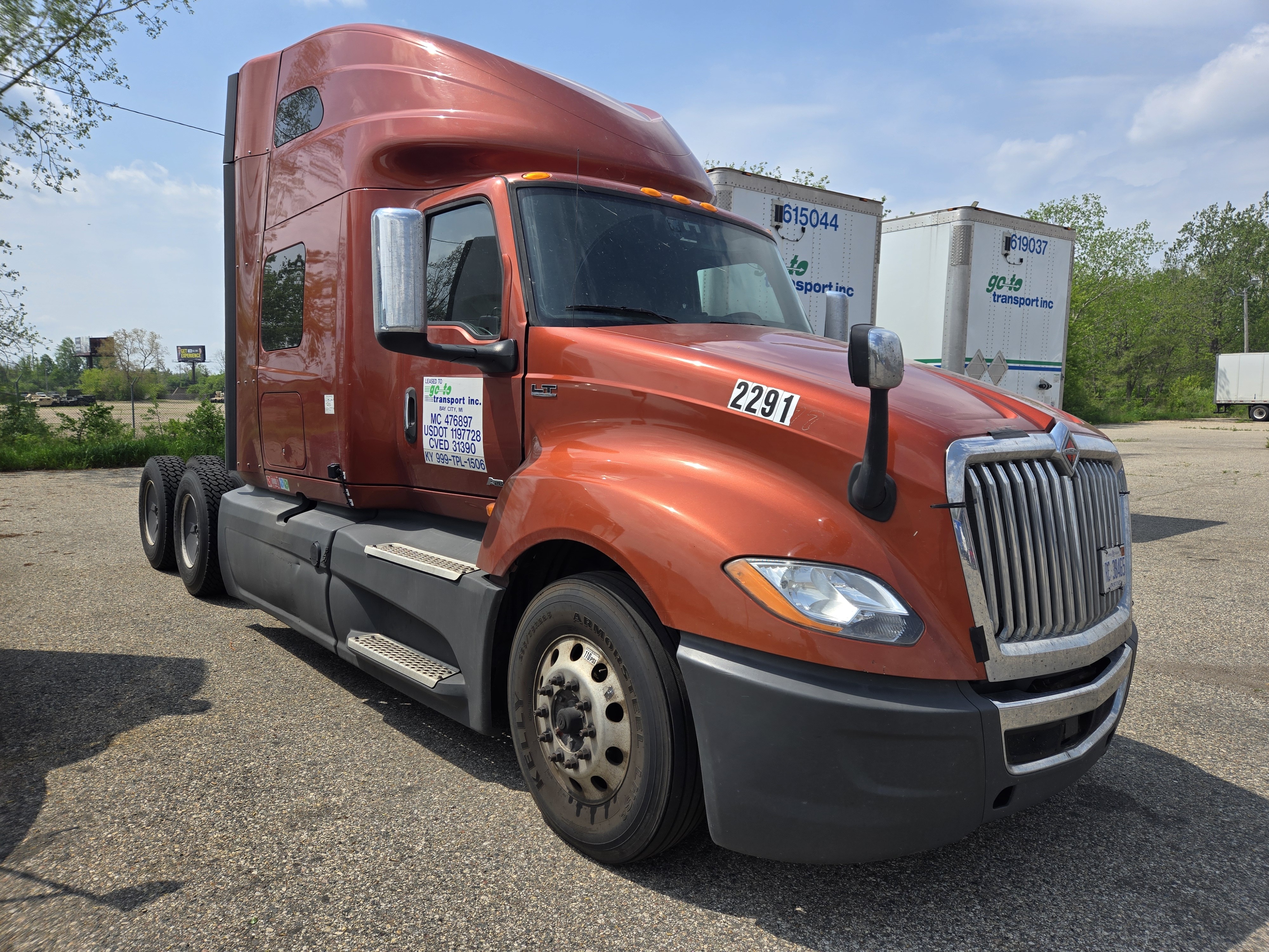 2020 INTERNATIONAL Lt625 in Lansing, MI