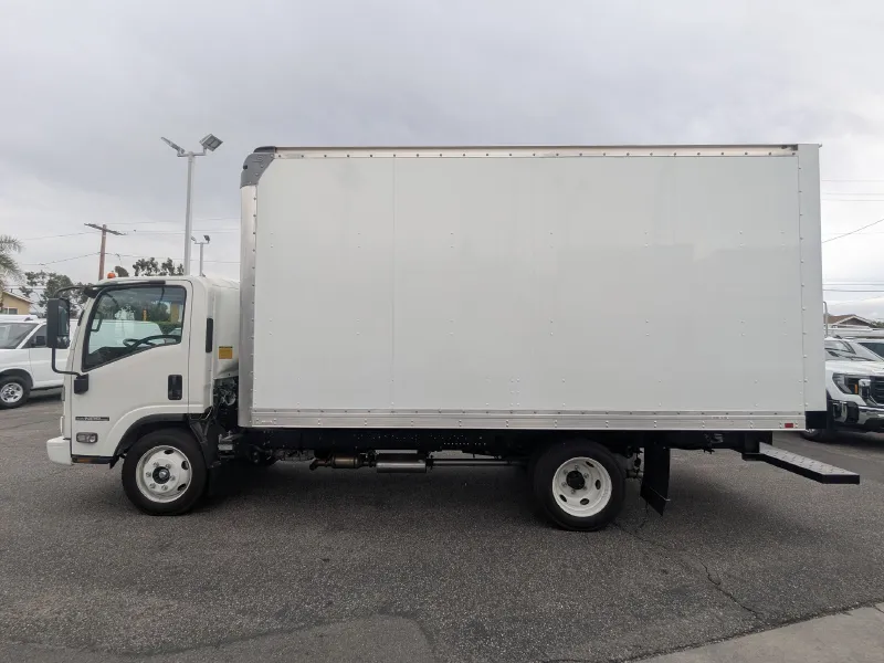 2026 Isuzu NPR-HD