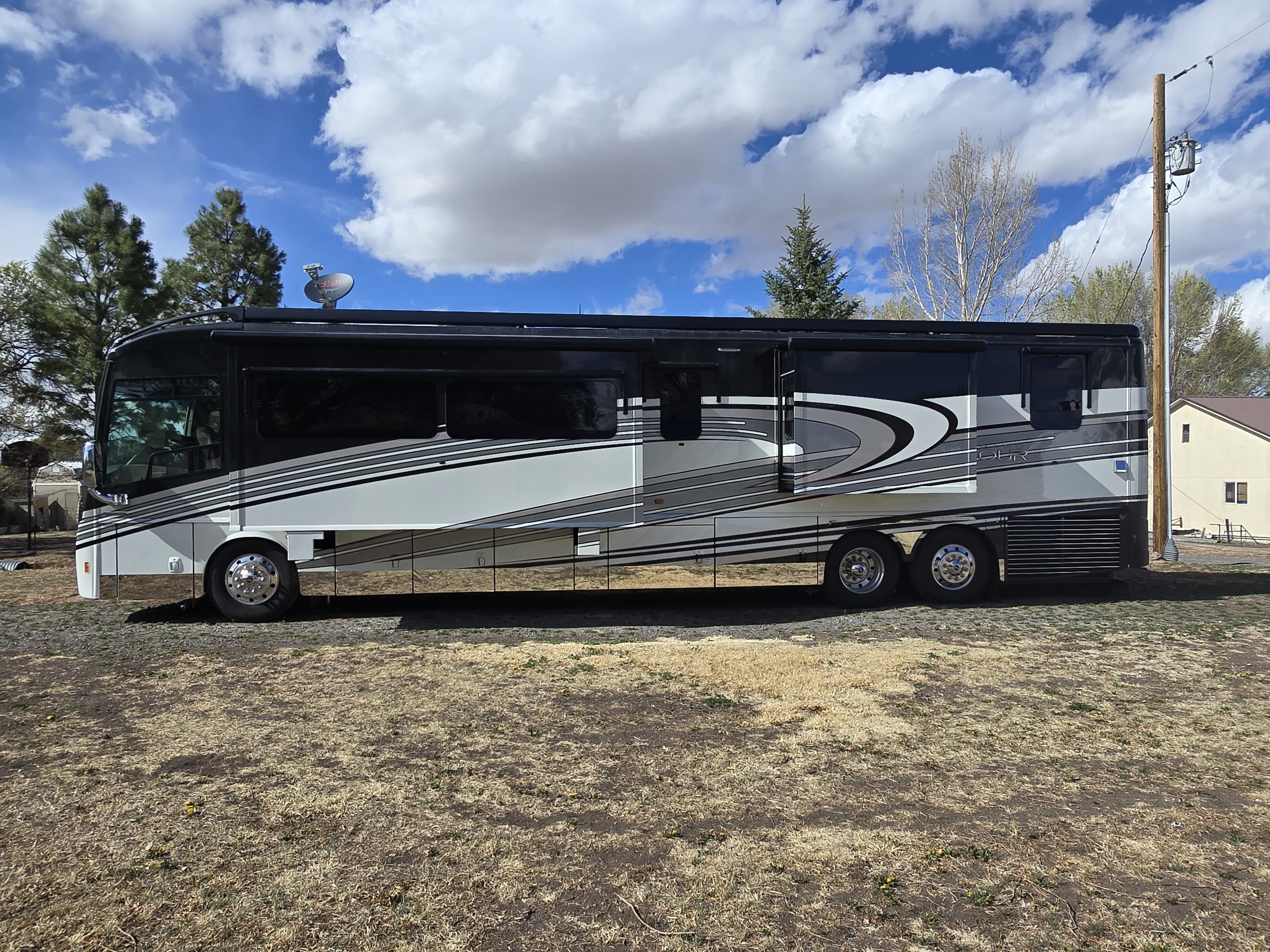 2017 Winnebago GRAND TOUR 45RL in santa fe NM