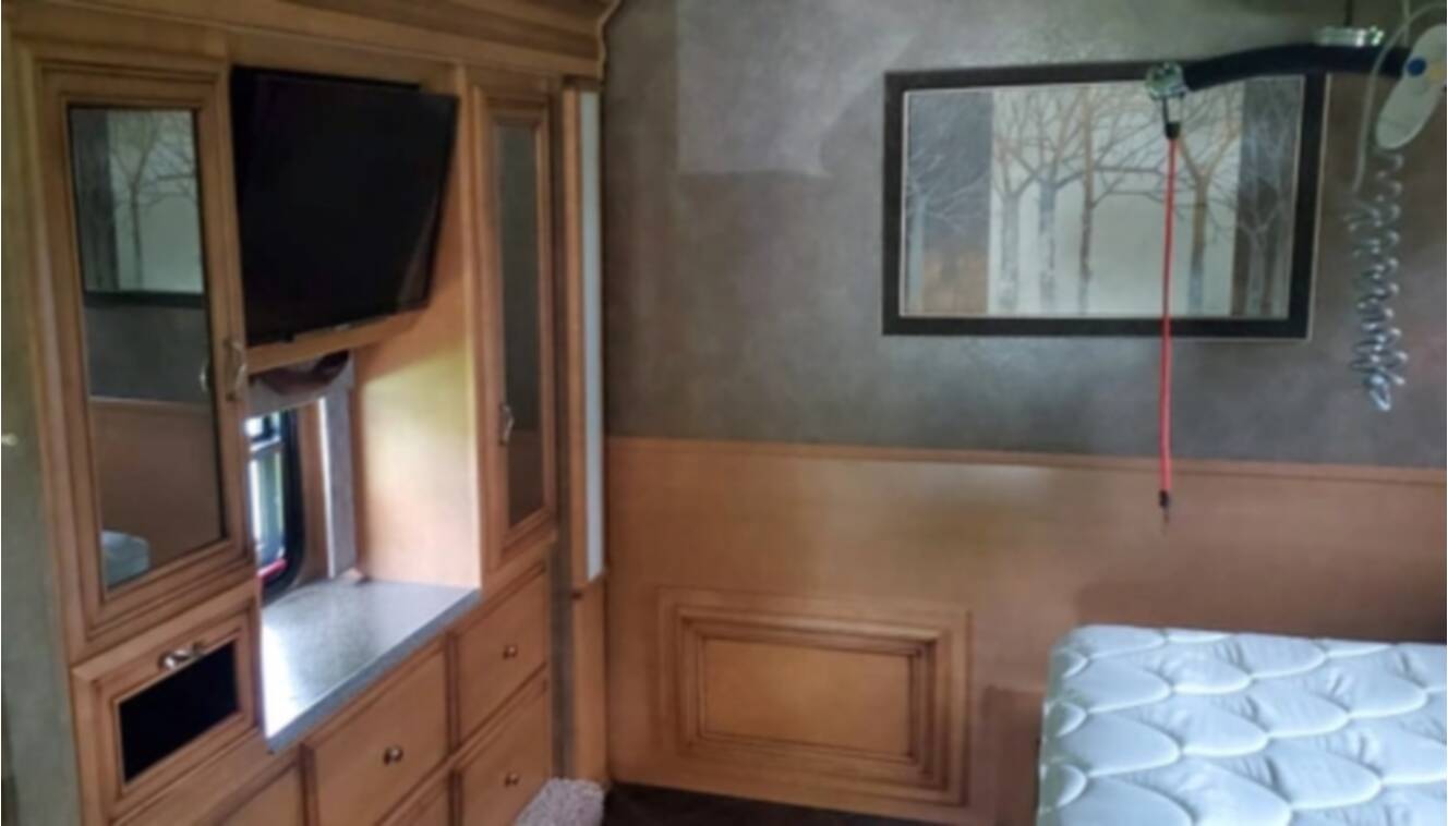 A photo of this 2014 Newmar CANYON STAR 3911