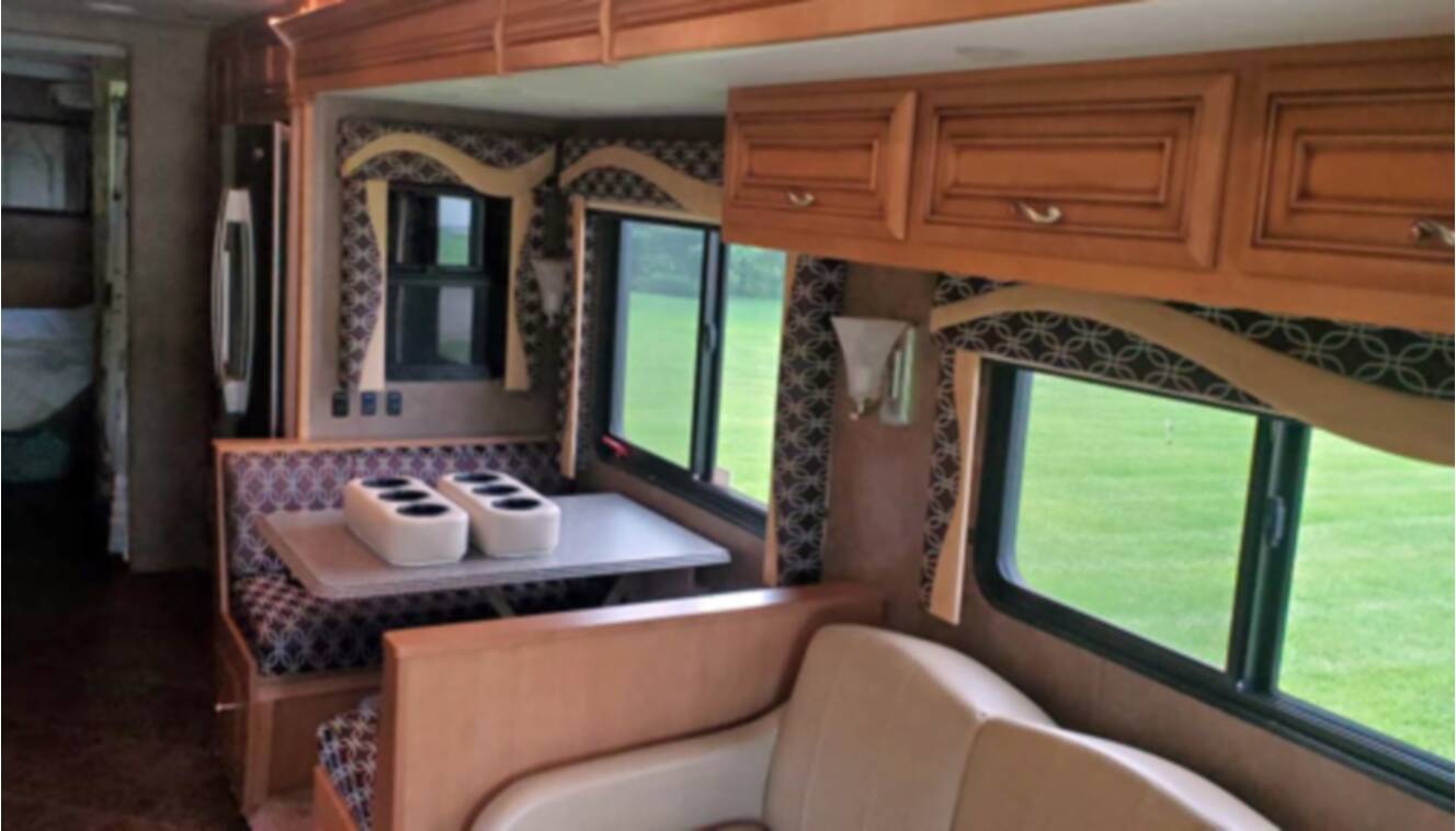 A photo of this 2014 Newmar CANYON STAR 3911