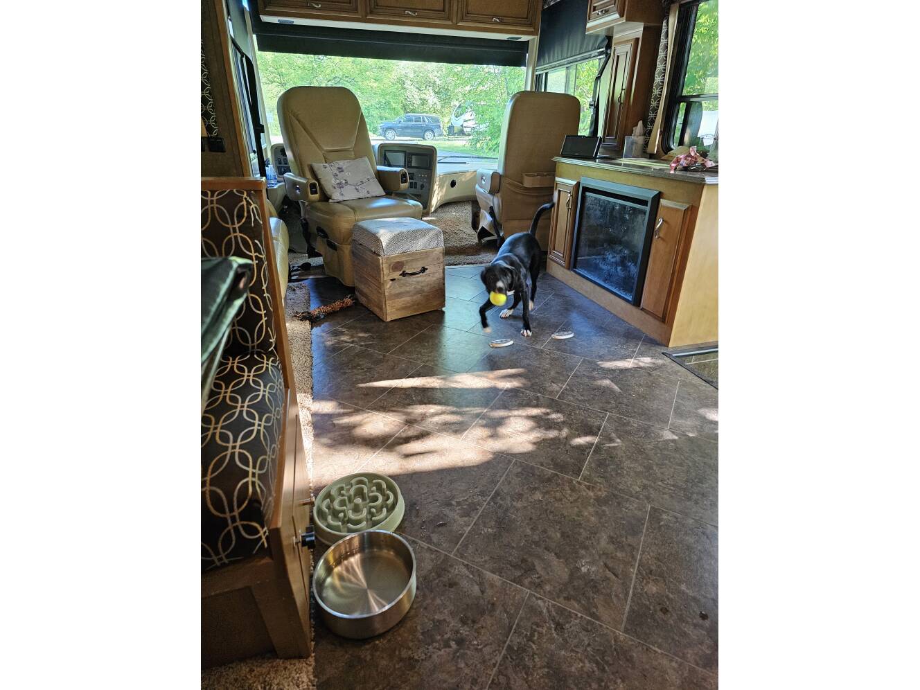 A photo of this 2014 Newmar CANYON STAR 3911
