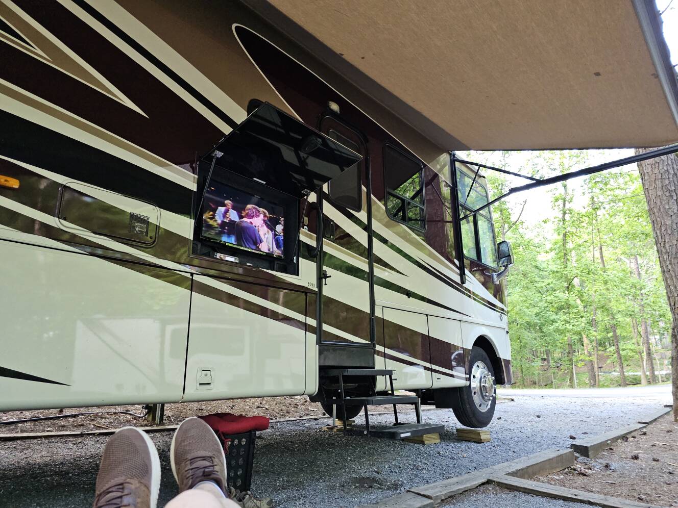 A photo of this 2014 Newmar CANYON STAR 3911