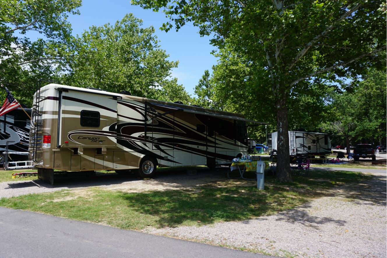 A photo of this 2014 Newmar CANYON STAR 3911