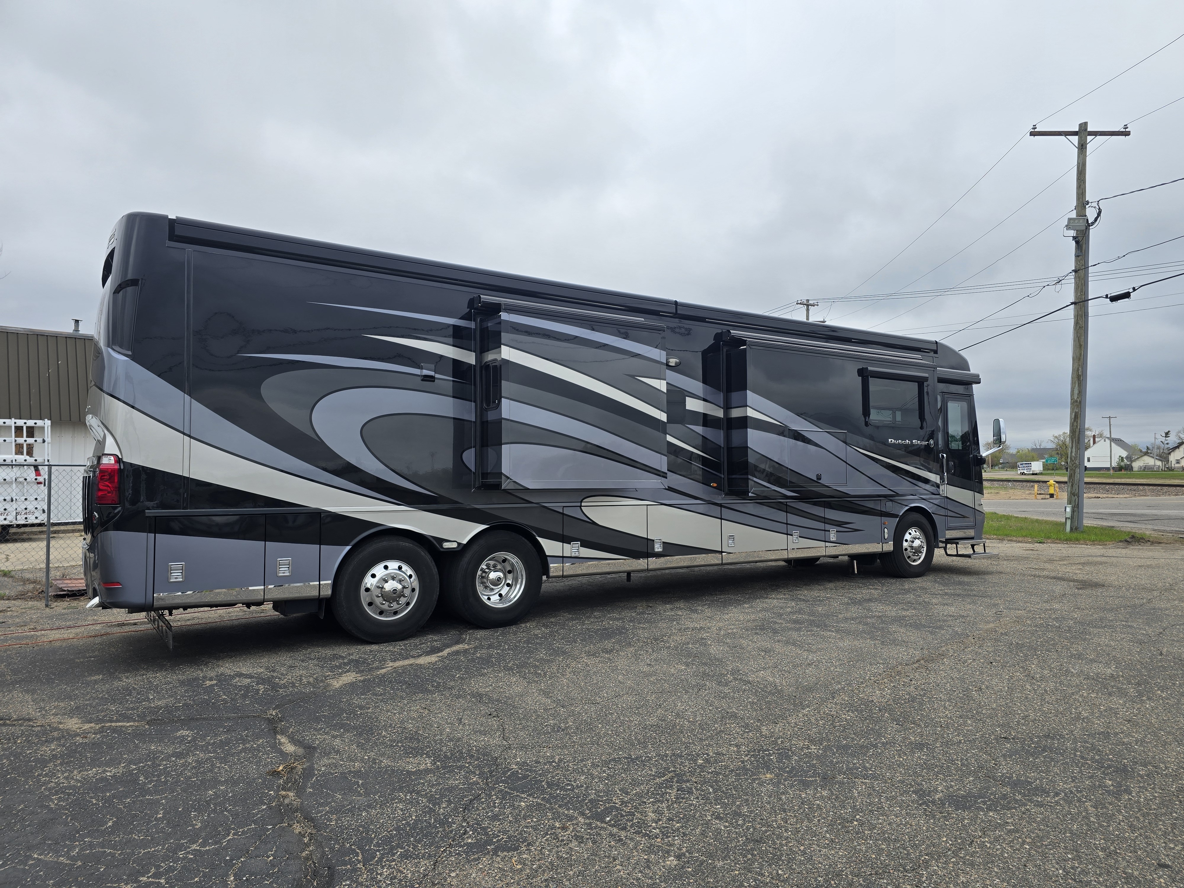 2018 Newmar DUTCH STAR 4369 in bemidji MN