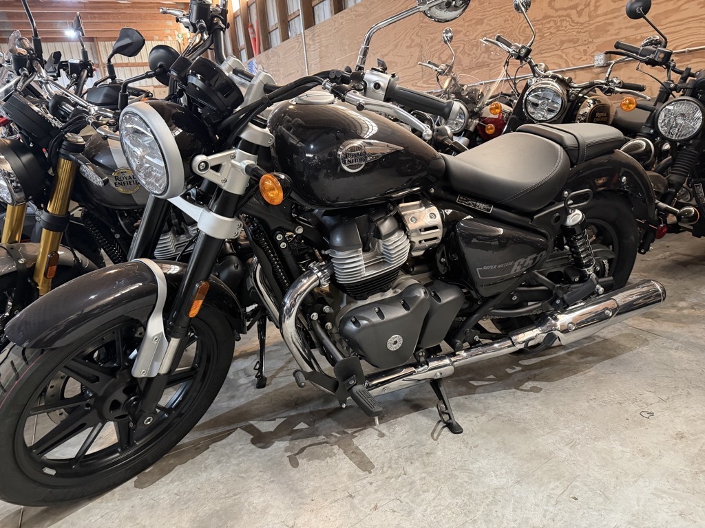 2026 Royal Enfield Super Meteor 650 - ASTRAL BLACK 650 in Marengo, IL