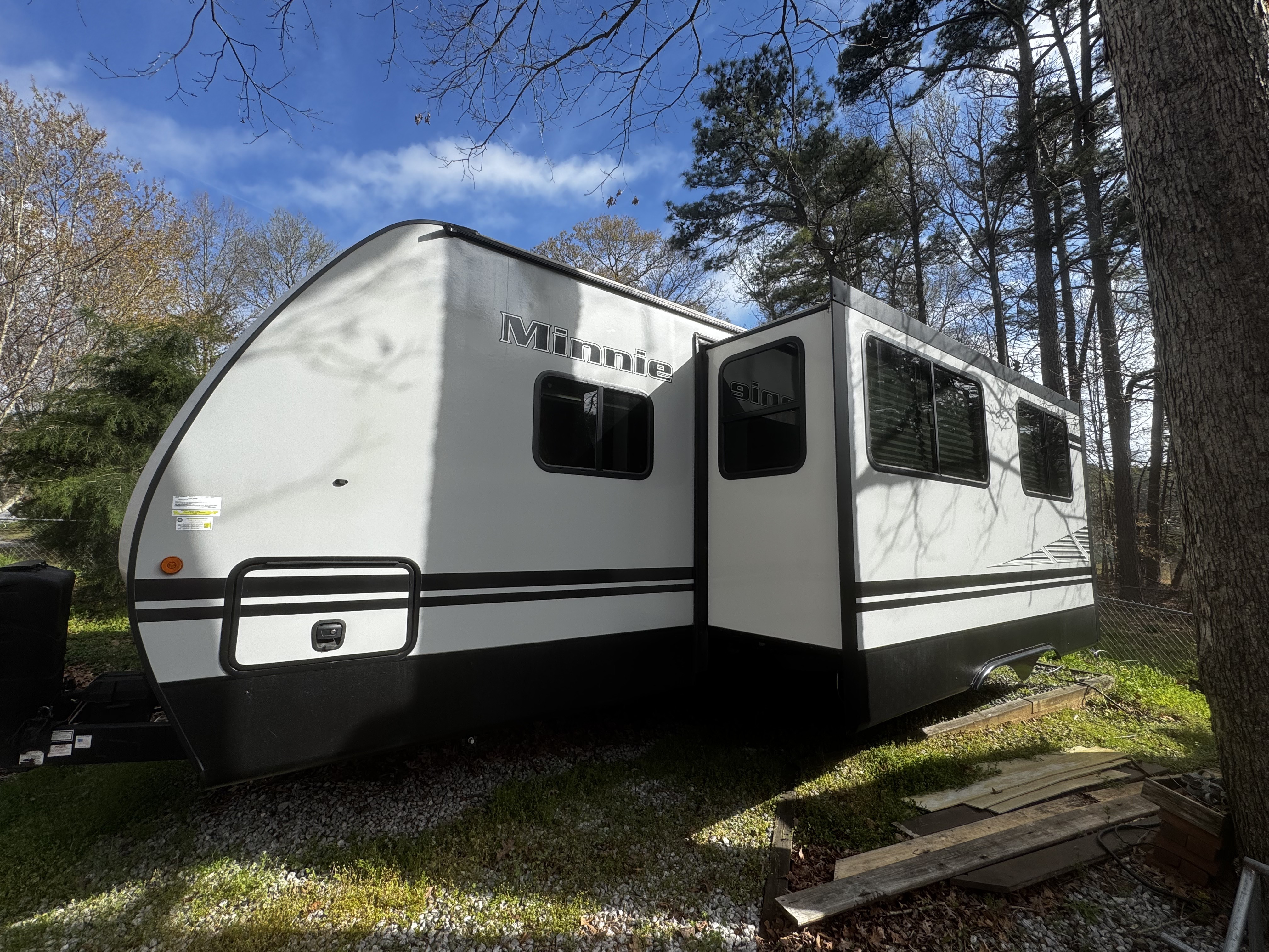 2020 Winnebago MINNIE 2701RBS RV