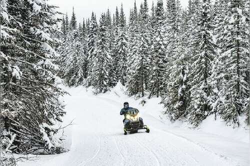 2022 Ski-Doo Renegade Enduro 900 ACE TURBO R ES RipSaw 1.25 in antigo WI