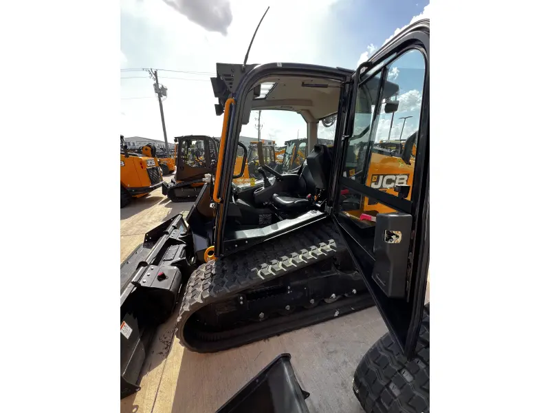 2025 JCB 300T CAB A/C