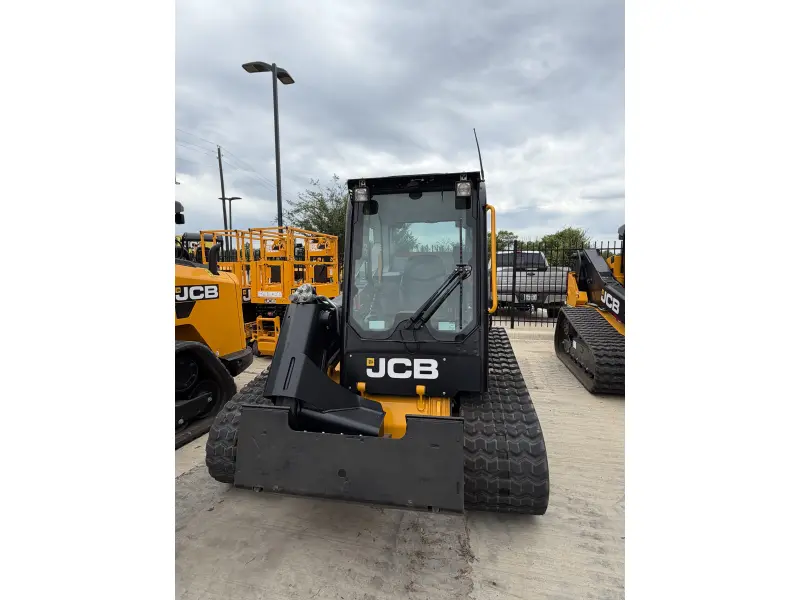 2025 JCB 300T CAB A/C