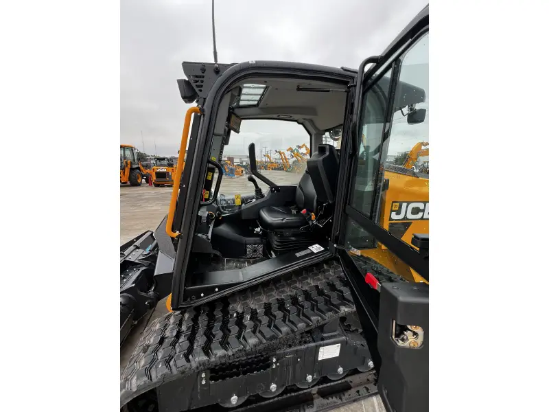 2025 JCB 300T CAB A/C