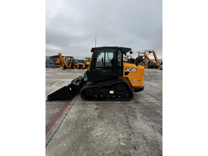 2025 JCB 300T CAB A/C