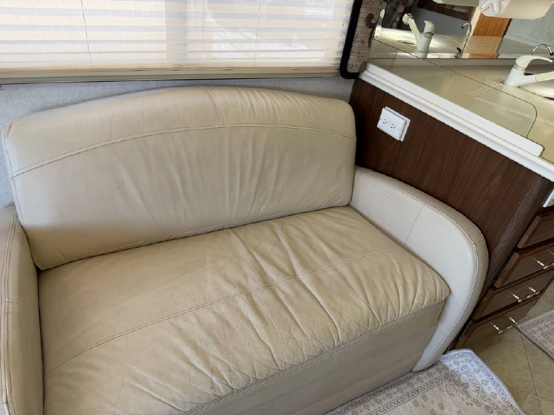 2001 FLEETWOOD DISCOVERY 37U