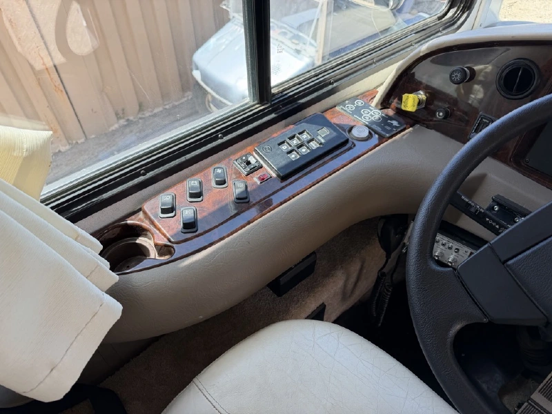 2001 FLEETWOOD DISCOVERY 37U