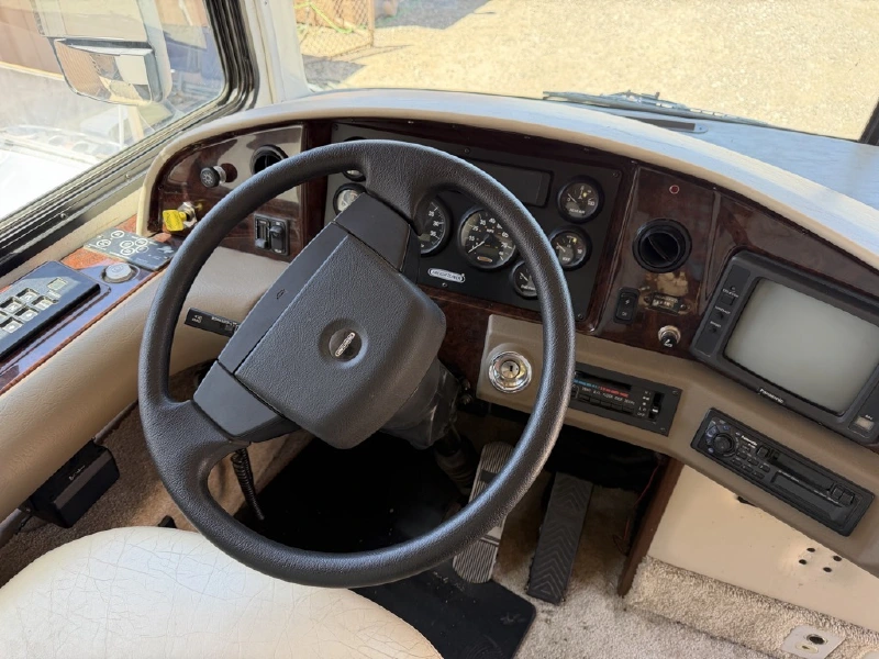 2001 FLEETWOOD DISCOVERY 37U