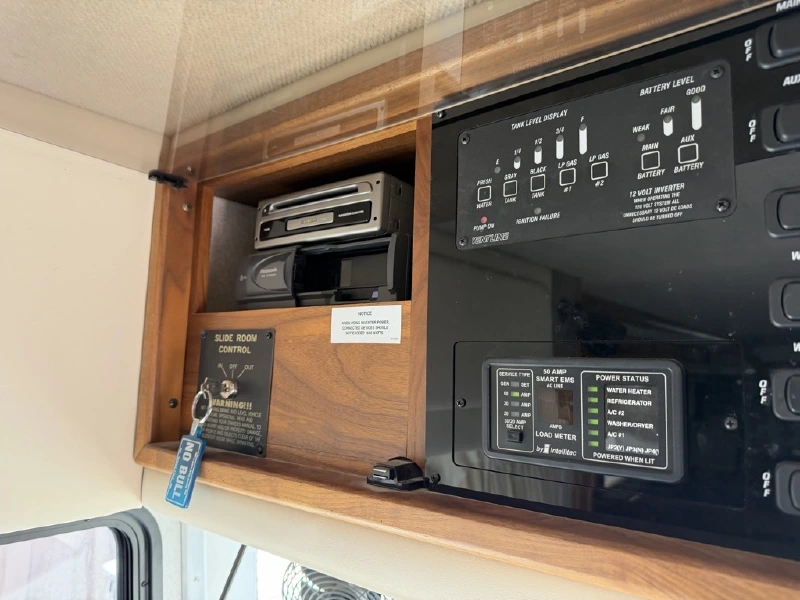 2001 FLEETWOOD DISCOVERY 37U