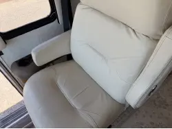 2001 FLEETWOOD DISCOVERY 37U