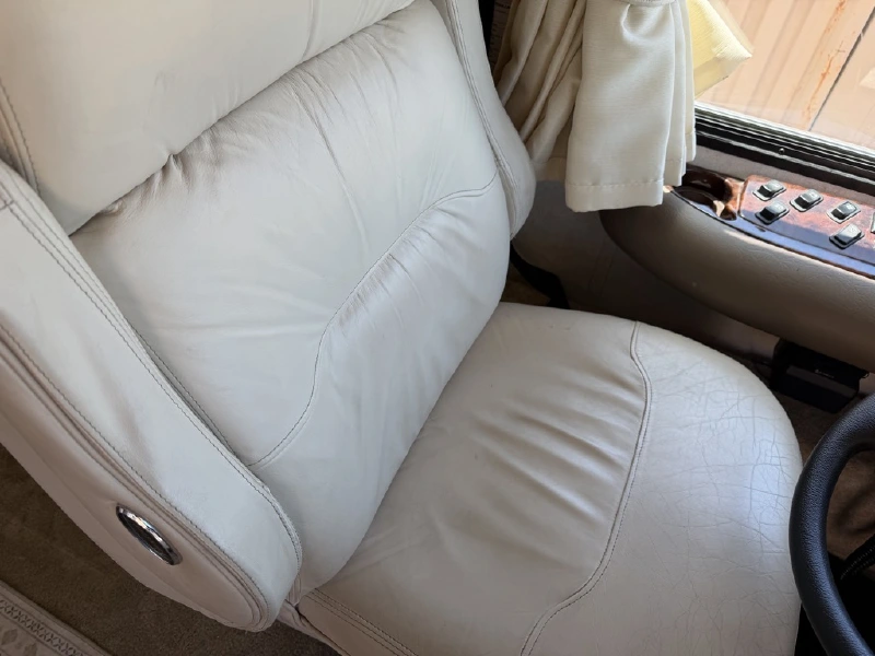2001 FLEETWOOD DISCOVERY 37U