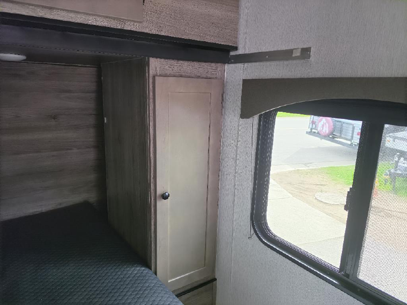 2023 SUNSET PARK RV SUN LITE 18RD