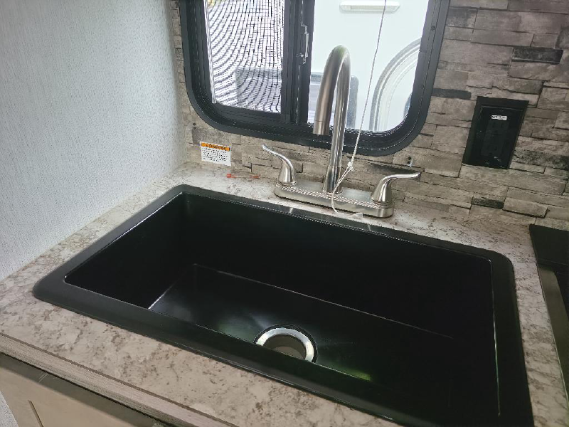2023 SUNSET PARK RV SUN LITE 18RD