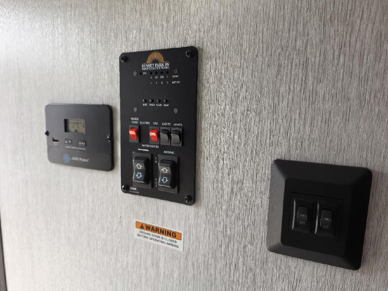 2023 SUNSET PARK RV SUN LITE 18RD