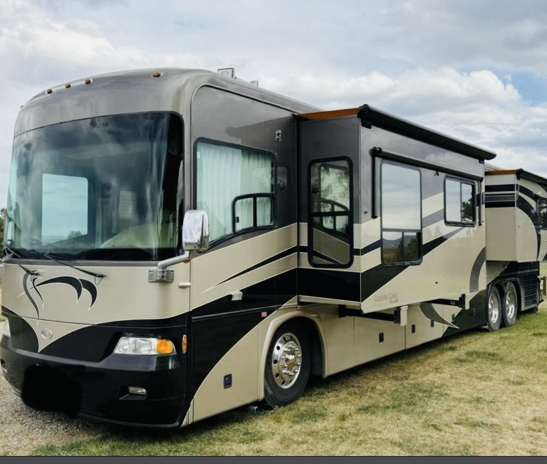 2005 Country Coach ALLURE 470 42' SISKIYOU SUMMIT RV