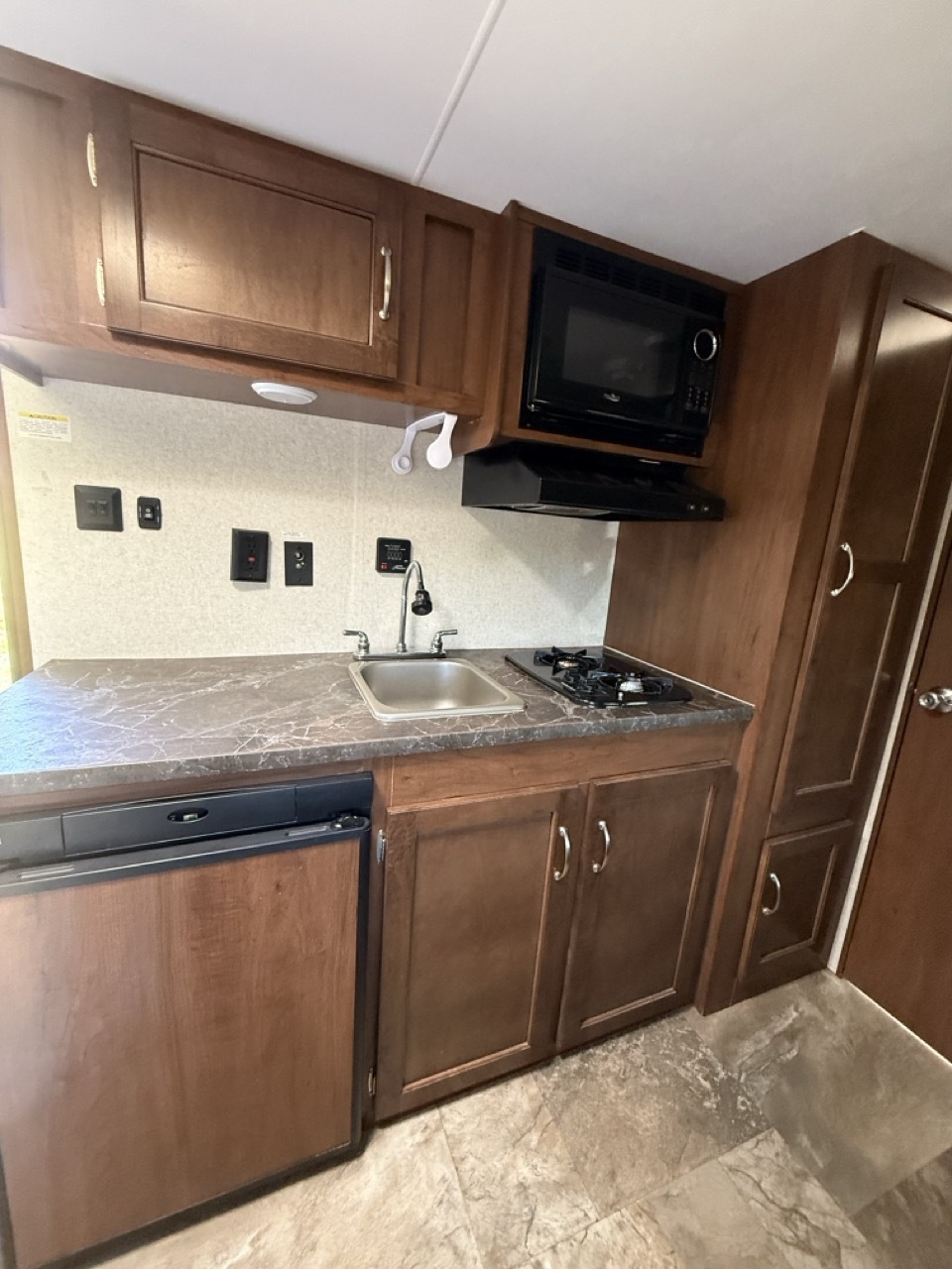 2017 Jayco JAY FLIGHT SLX 174BH BAJA EDITION in oak creek CO