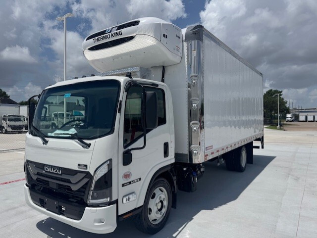 2025 Isuzu NRR 20FT REEFER (Refrigerated) TRUCK in Katy, TX