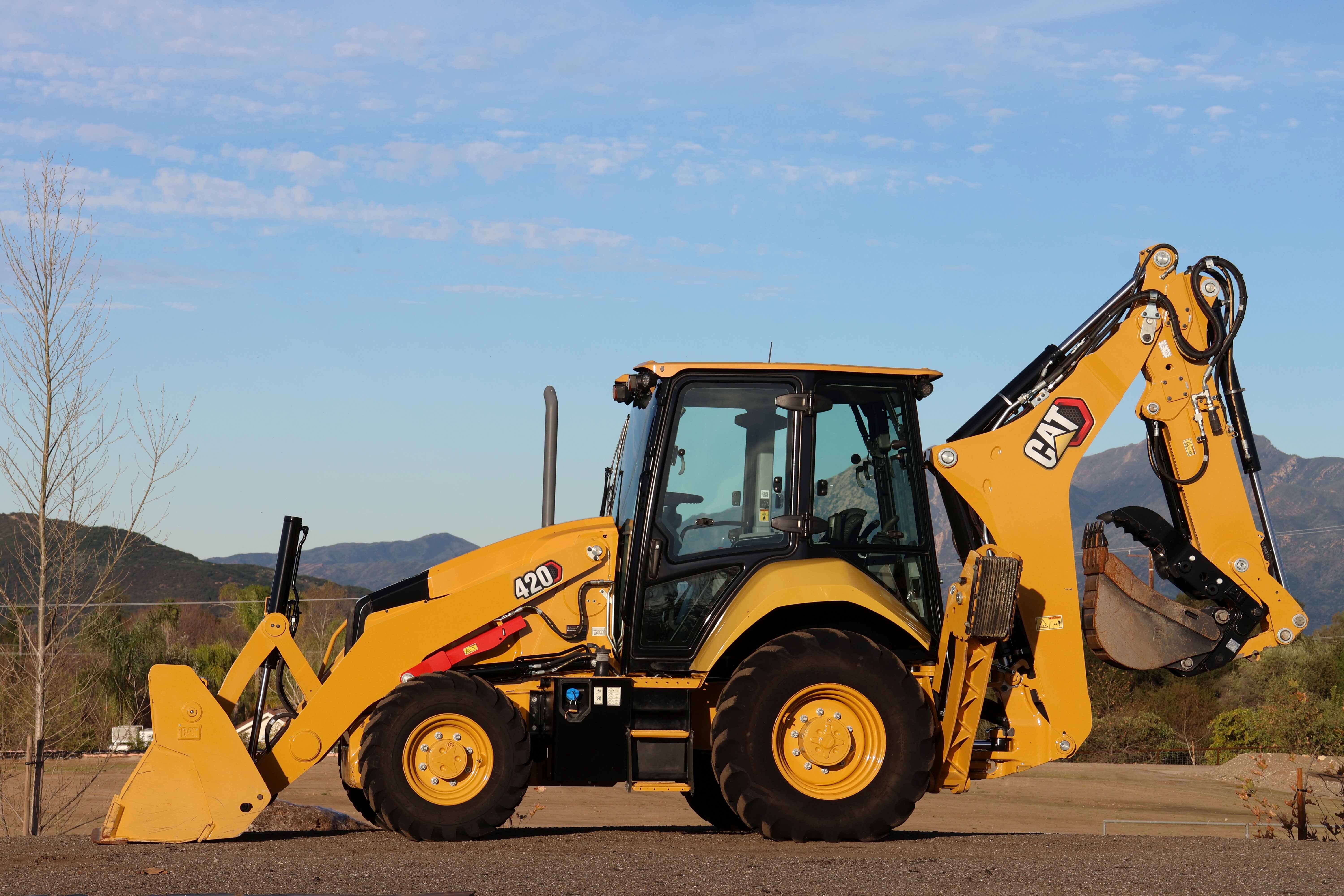 2024 CATERPILLAR 420 in Ojai, CA