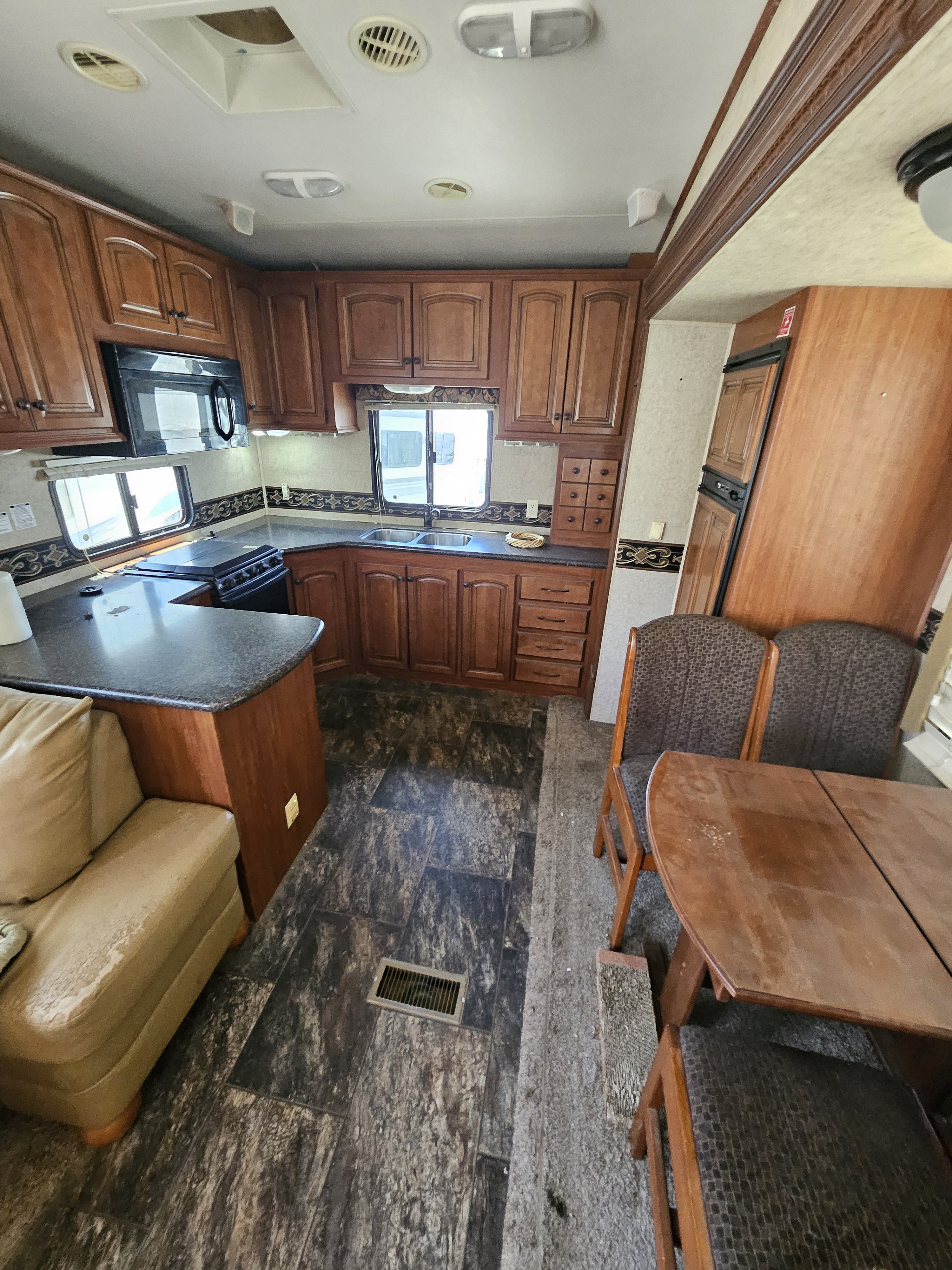 2015 Heartland BIG COUNTRY 328RLS in winchester CA