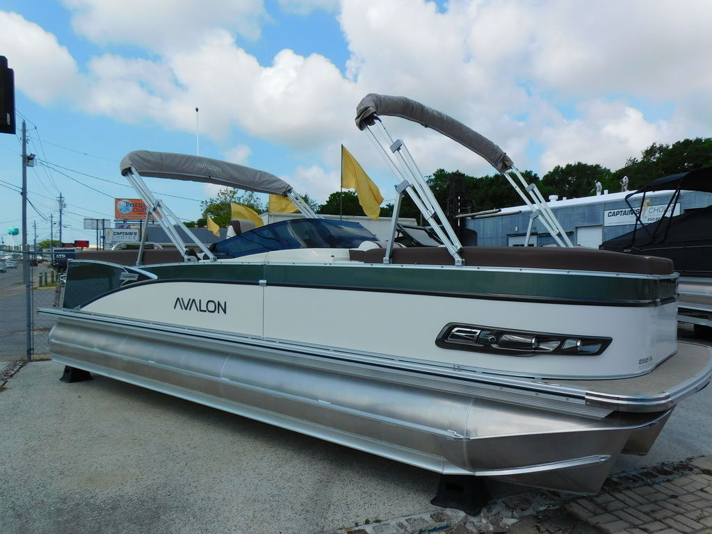 2025 Avalon Catalina Platinum Quad Lounger 25 FT Windshield Pontoon Boat boat