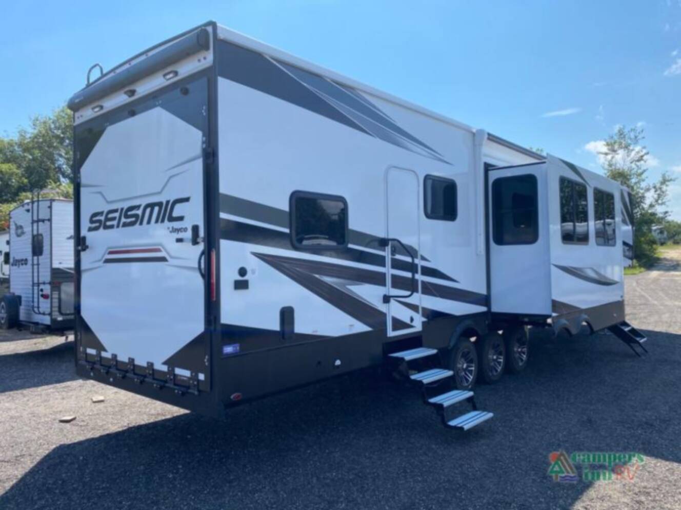 A photo of this 2026 Jayco Seismic 395