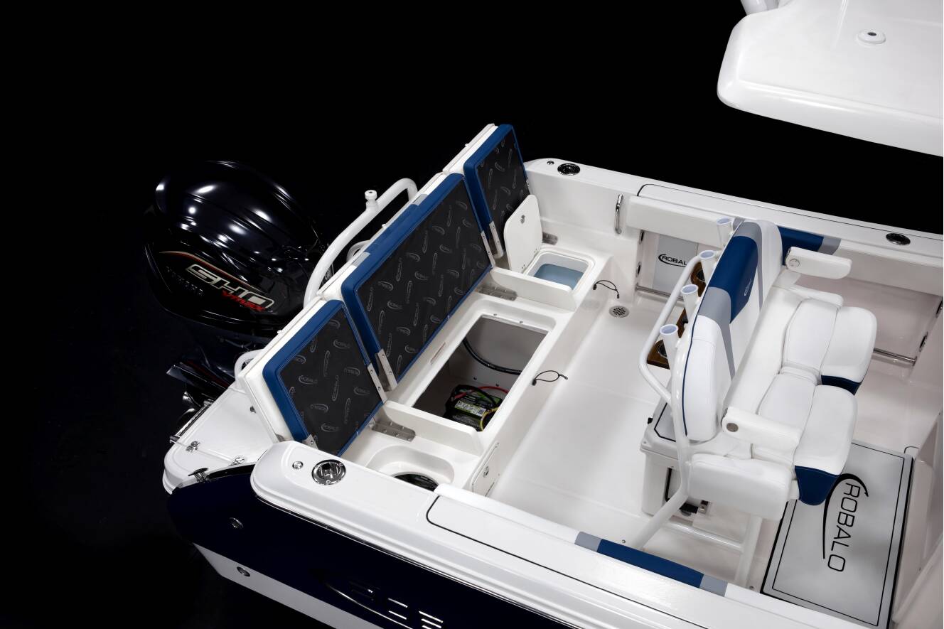A photo of this 2027 Robalo 232 Explorer