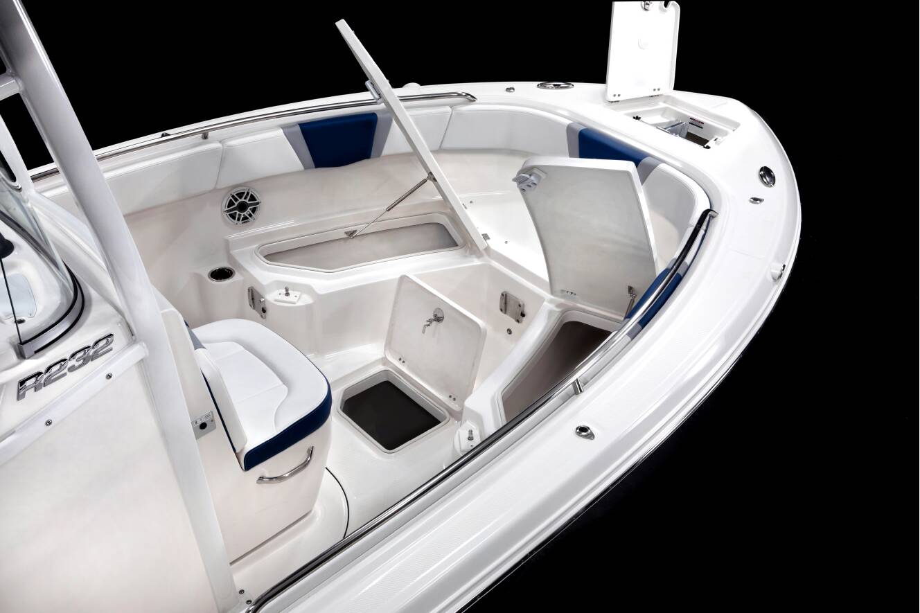 A photo of this 2027 Robalo 232 Explorer