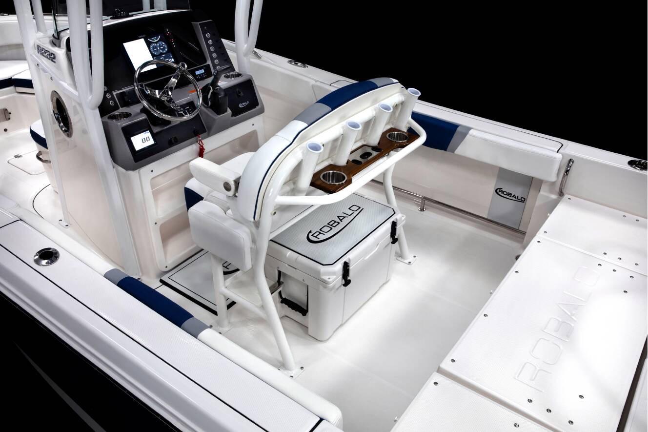 A photo of this 2027 Robalo 232 Explorer