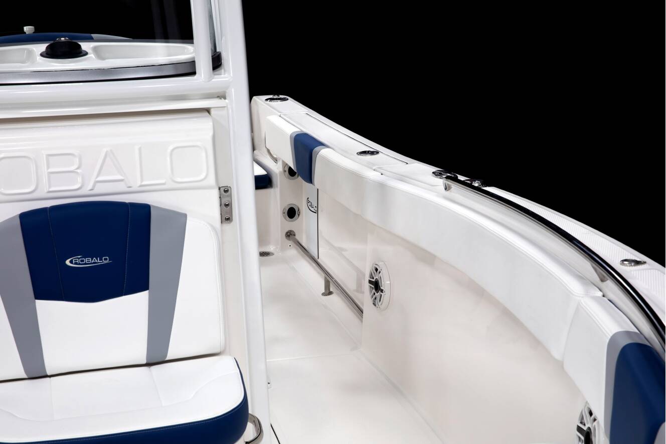 A photo of this 2027 Robalo 232 Explorer