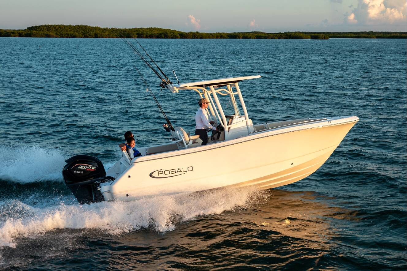 A photo of this 2027 Robalo 232 Explorer