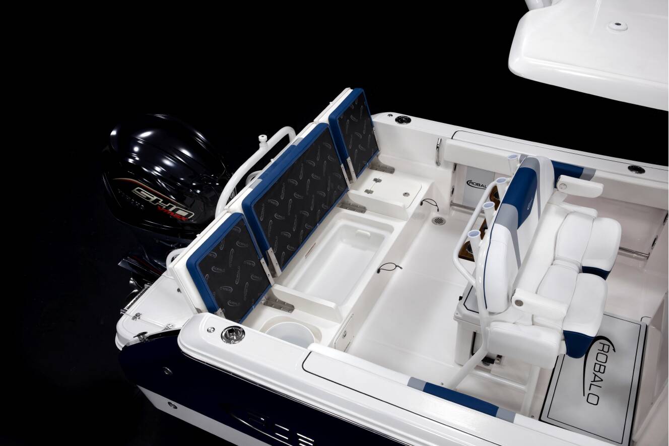 A photo of this 2027 Robalo 232 Explorer