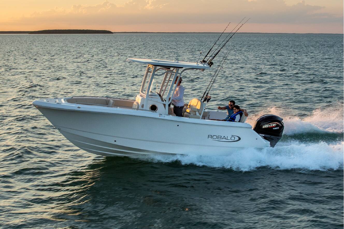 A photo of this 2027 Robalo 232 Explorer
