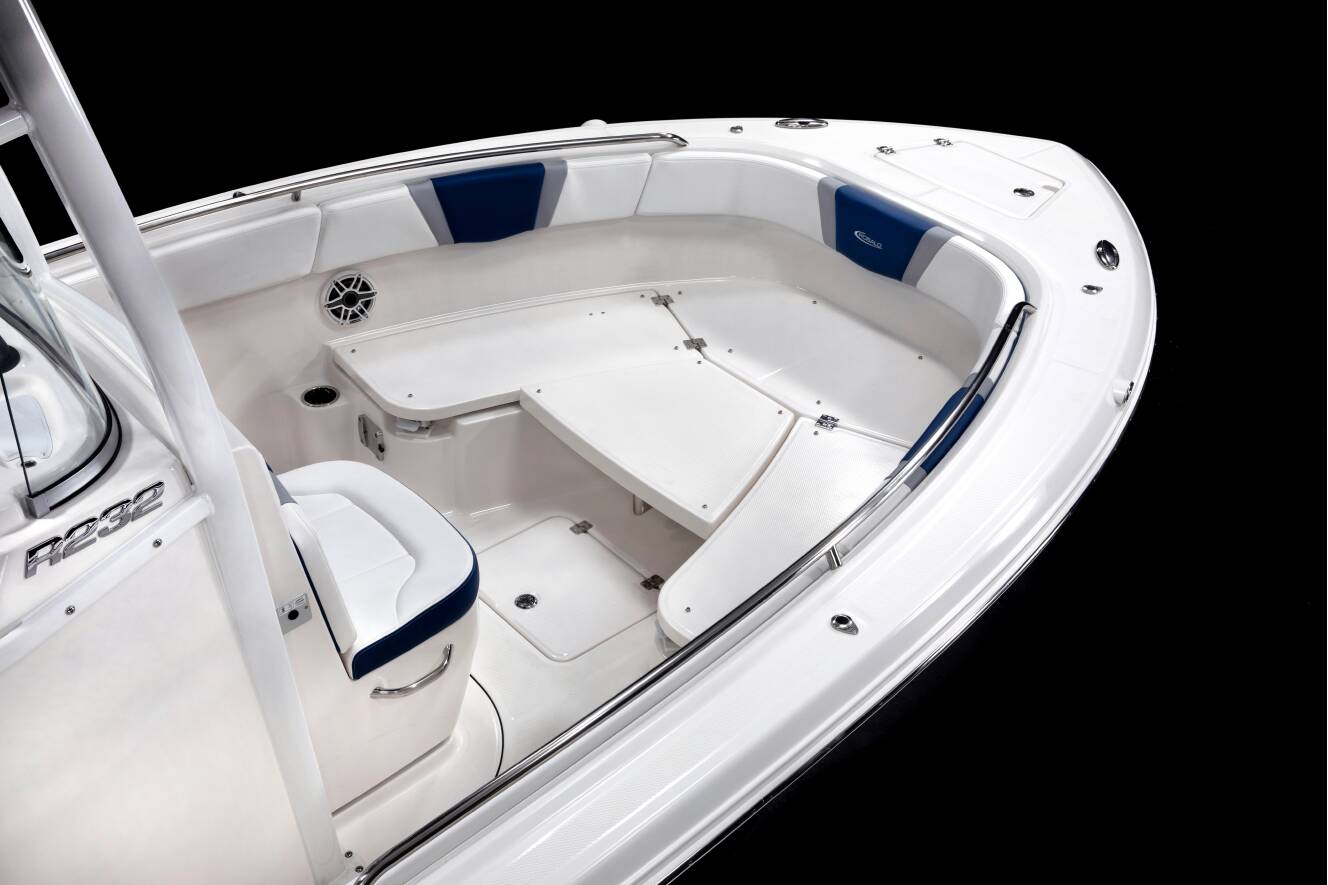 A photo of this 2027 Robalo 232 Explorer