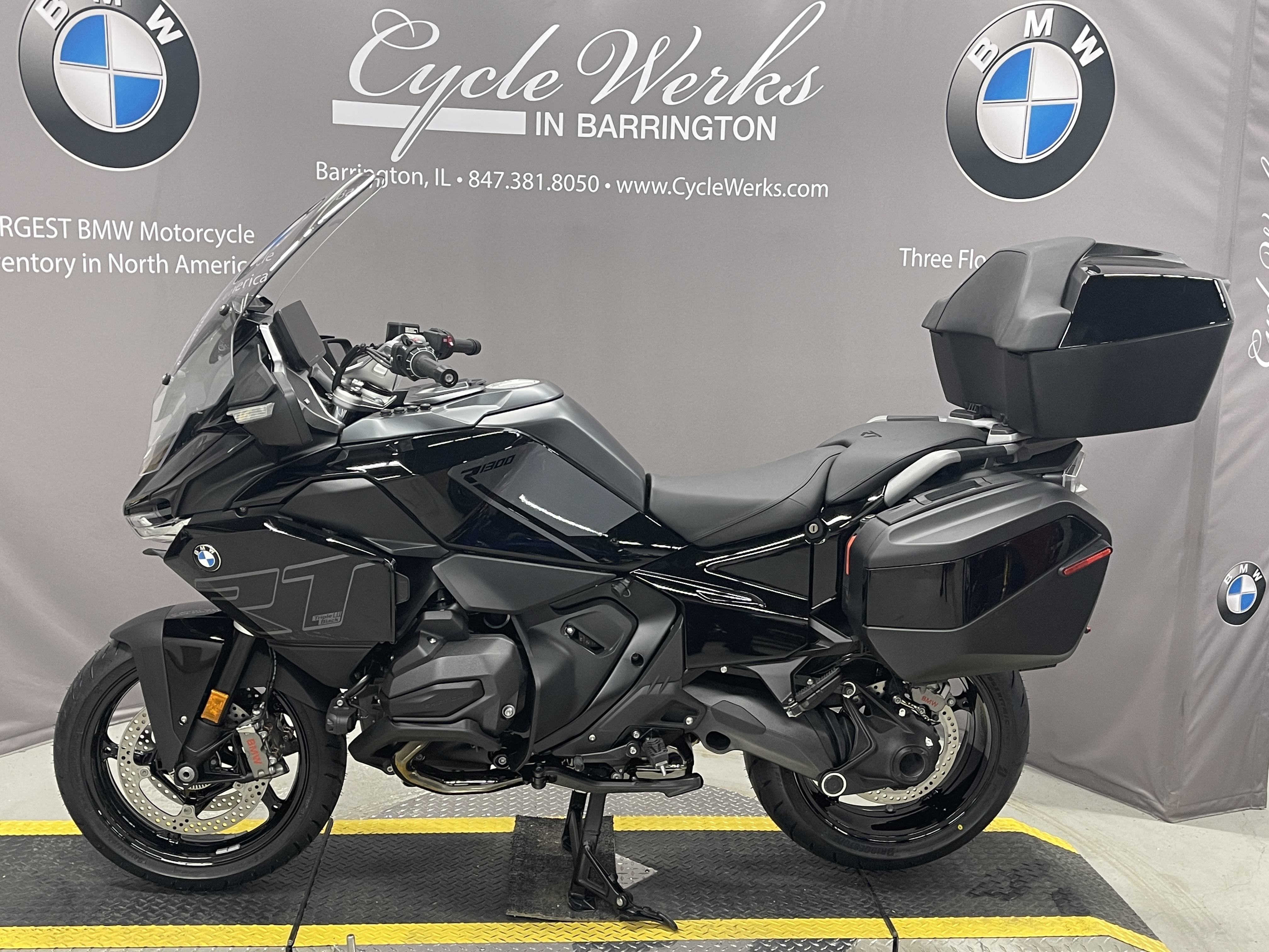 2026 BMW R 1300 RT in Barrington, IL