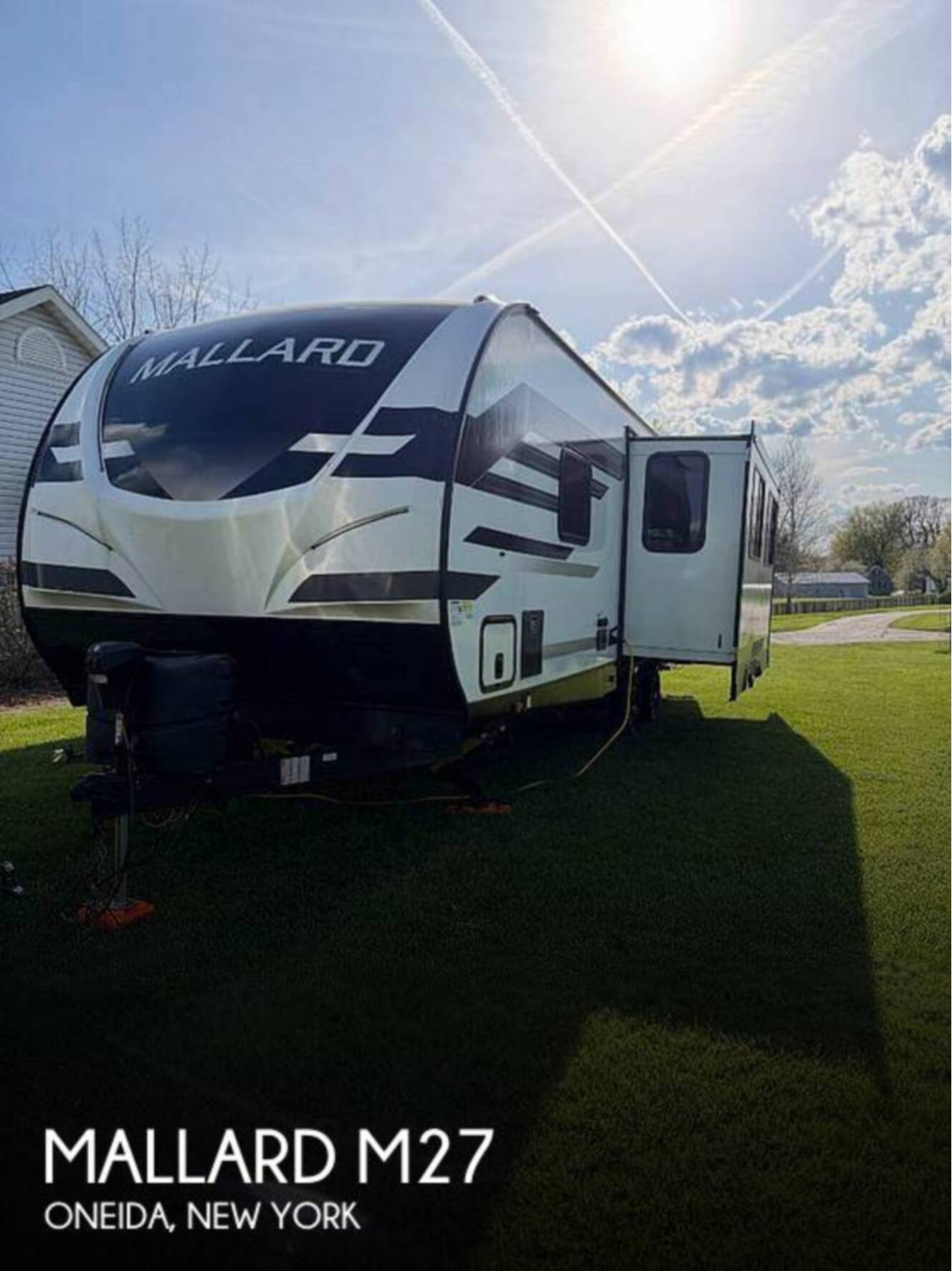A photo of this 2022 Heartland Mallard M27