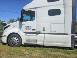 2021 VOLVO VNL64T760